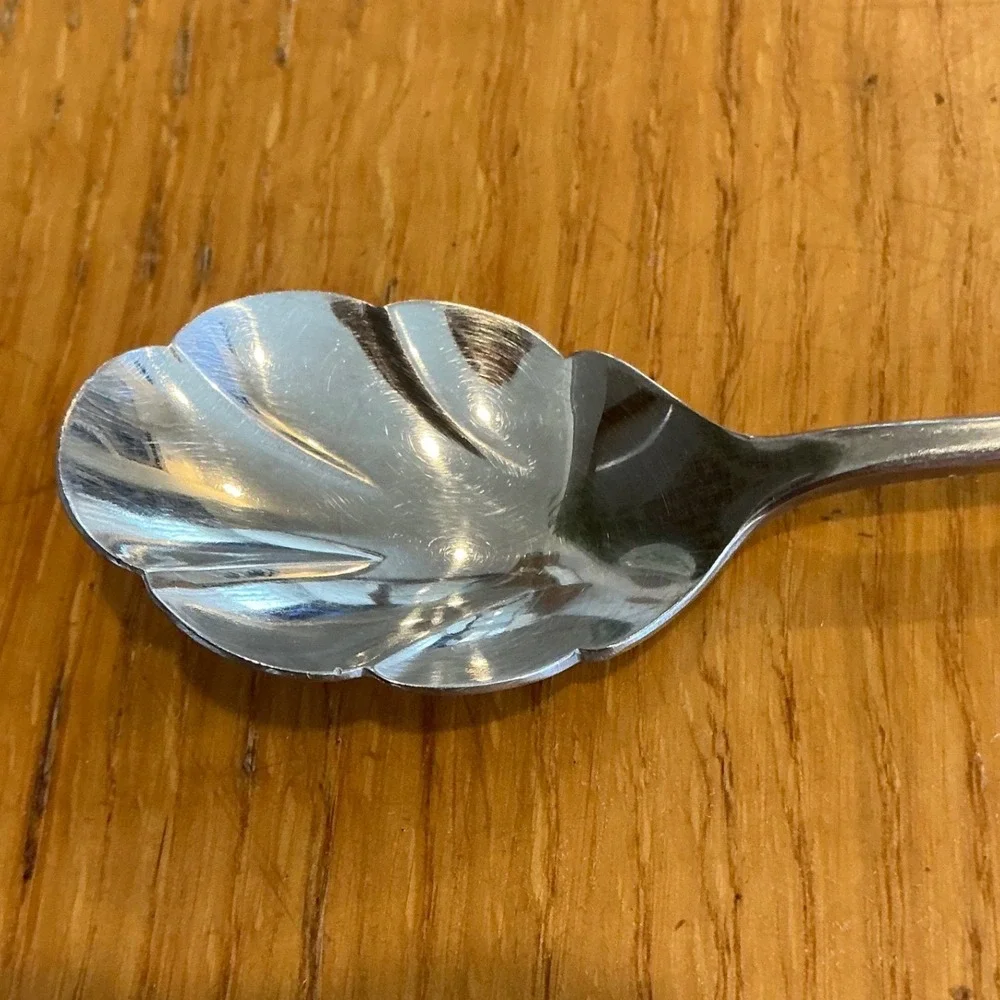 Vintage Oneida Stainless Juilliard Sugar Shell Spoon 6 1/8 inch Flatware